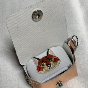 No.102 AirPods 猫のハンカチ ミニバッグ  ブロンズ（着払い）