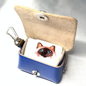No.７（牛革）猫のハンカチ ミニバッグ　（送料無料）