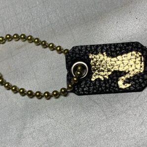 猫のストラップ（牛革）送料無料