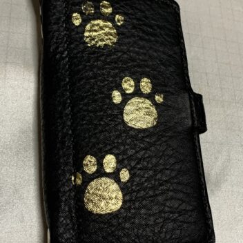 91猫の足跡 牛革アイホン用カバーケース（黒色）