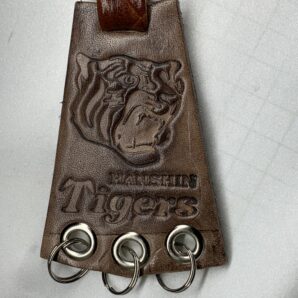 71.Tigersキーホルダー（牛革）