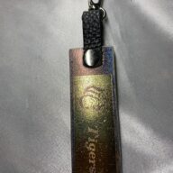 13.Tigersストラップ横長(牛革)限定品