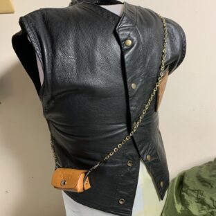 53.半額(牛革)Tigersポシェット ミニミニバッグ★得点有り送料無料